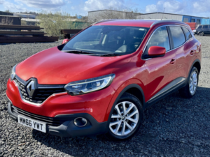 2017 Renault Kadjar 1.5 Dynamique Nav Dci 110 in Red — image 3