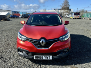 2017 Renault Kadjar 1.5 Dynamique Nav Dci 110 in Red — image 5