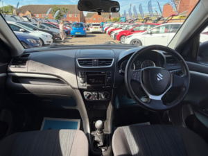 2013 Suzuki Swift 1.2 Sz3 Euro 5 5dr in Black — image 2