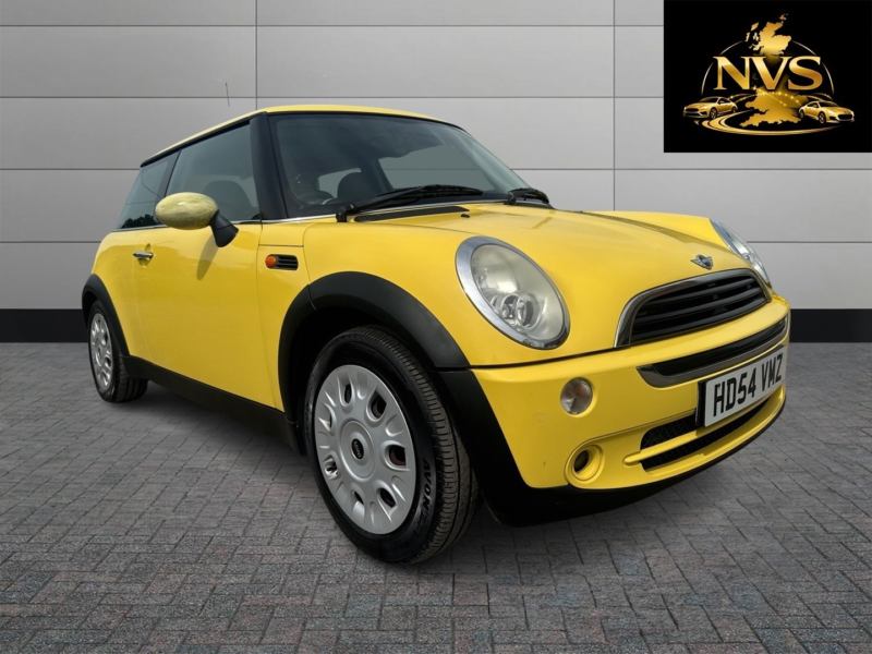 2004 MINI Hatch 1.6 One Hatch in Yellow — image 1