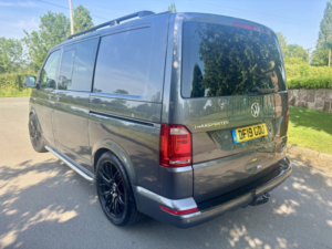 2019 Volkswagen Transporter T6 2.0 Tdi Highline Kombi 150 Swb 6 Speed 6 Seater in Grey — image 4