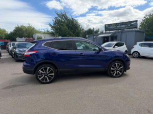 2016 Nissan Qashqai 1.6 Dci Tekna Xtron 2WD Euro 6 (s/s) 5dr in Blue — image 4