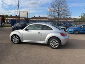 2012 Volkswagen Beetle 2.0 Tdi Design DSG Euro 5 3dr in Silver — image 4