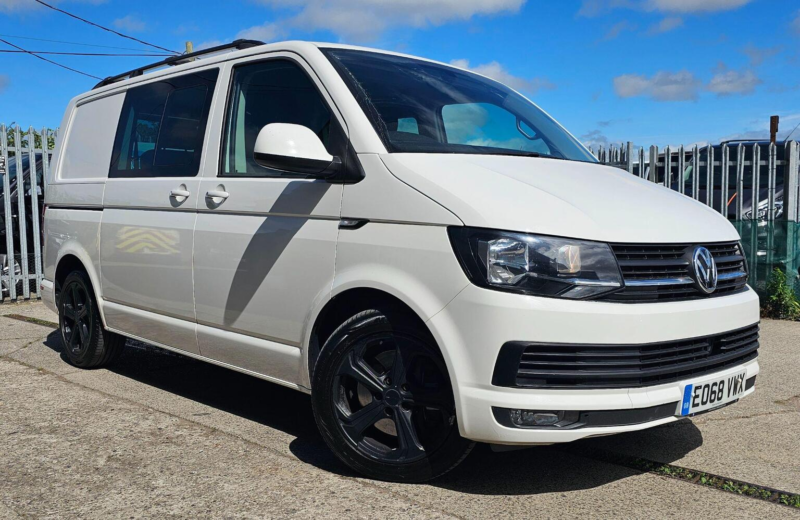 2018 Volkswagen Transporter 2.0 Bitdi T32 Bluemotion Tech Highline Kombi DSG Fwd Swb Euro 6 (s/s) 5dr in White — image 1