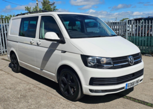 2018 Volkswagen Transporter 2.0 Bitdi T32 Bluemotion Tech Highline Kombi DSG Fwd Swb Euro 6 (s/s) 5dr in White — image 5