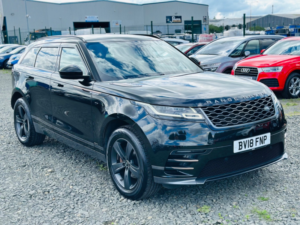 2018 Land Rover Range Rover Velar 2.0 D180 R-Dynamic S in Black — image 6