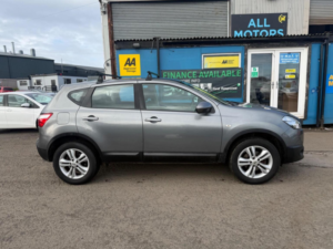 2011 Nissan Qashqai 1.6 Acenta 2WD Euro 5 (s/s) 5dr in Grey — image 4