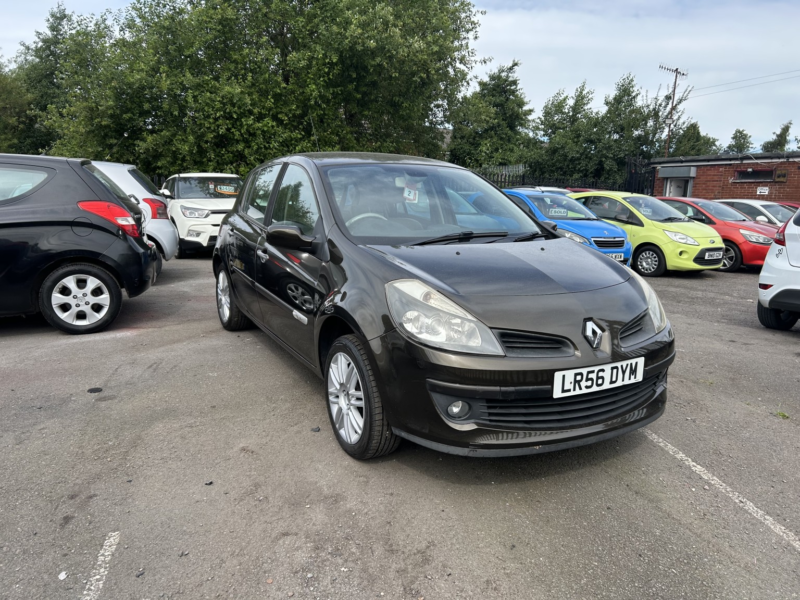 2006 Renault Clio 1.6 Vvt Initiale in Bronze — image 1