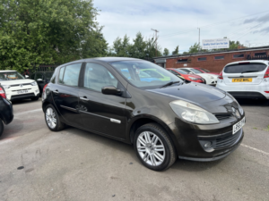2006 Renault Clio 1.6 Vvt Initiale in Bronze — image 5