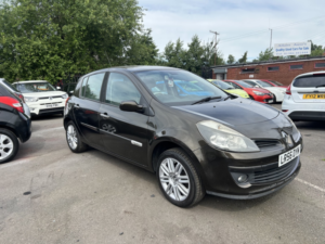 2006 Renault Clio 1.6 Vvt Initiale in Bronze — image 6