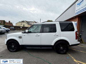 2014 Land Rover Discovery 3.0 Discovery Hse Sdv6 Auto 4WD 5dr in White — image 5