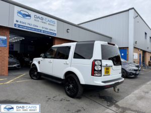 2014 Land Rover Discovery 3.0 Discovery Hse Sdv6 Auto 4WD 5dr in White — image 6
