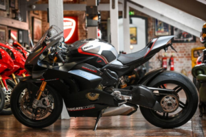 2021 Ducati Panigale V4 Sp *ultimate Specification - Low Mileage * in Black — image 3