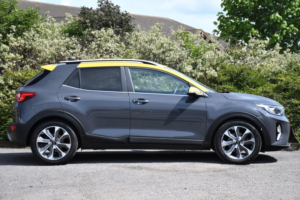 2023 Kia Stonic 1.0 T-Gdi Quantum SUV 5dr Petrol Manual Euro 6 (s/s) (99 Bhp) in Grey — image 2
