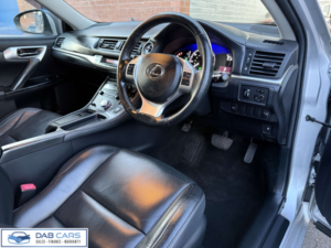 2011 Lexus Ct 1.8 Ct 200h Se-L CVT 5dr in Silver — image 4