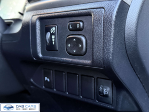 2011 Lexus Ct 1.8 Ct 200h Se-L CVT 5dr in Silver — image 5