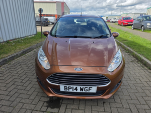 2014 Ford Fiesta 1.0 T Ecoboost Zetec in Brown — image 4