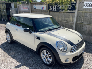 2013 MINI Hatch 1.6 One Euro 5 3dr in White — image 2