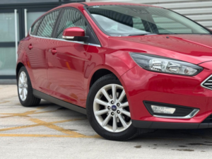 2016 Ford Focus 1.0t Ecoboost Titanium Euro 6 (s/s) 5dr in Red — image 3