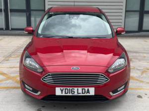 2016 Ford Focus 1.0t Ecoboost Titanium Euro 6 (s/s) 5dr in Red — image 5