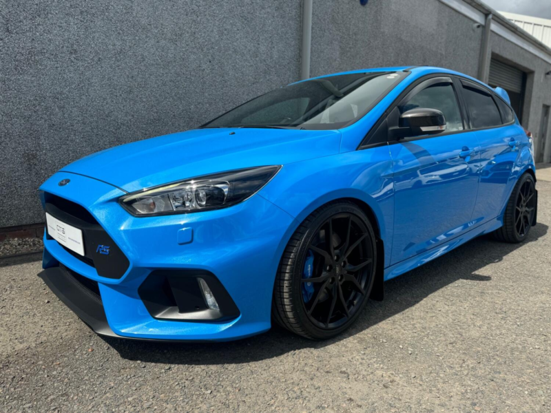 2017 Ford Focus 2.3 T Ecoboost Rs in Blue — image 1
