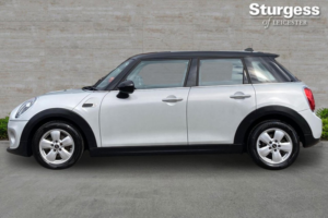 2018 MINI Hatch 1.5 Cooper Steptronic Euro 6 (s/s) 5dr in Silver — image 4