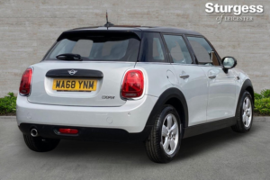 2018 MINI Hatch 1.5 Cooper Steptronic Euro 6 (s/s) 5dr in Silver — image 5