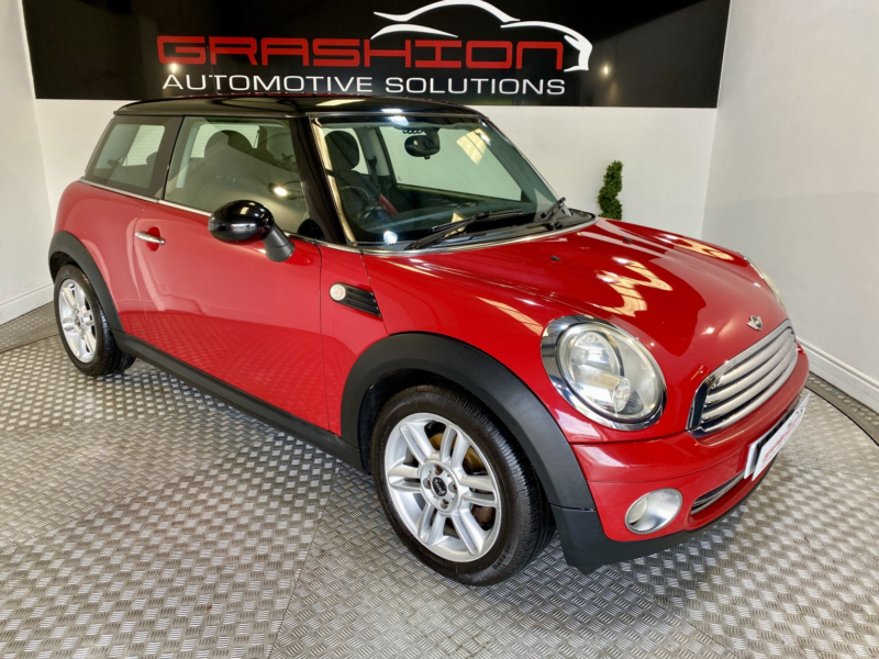 2008 MINI Hatch 1.6 Cooper Hatch in Red — image 1