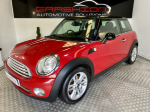 2008 MINI Hatch 1.6 Cooper Hatch in Red — image 3