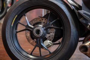 2013 Ducati 1199 Panigale 1199 R in Red — image 6