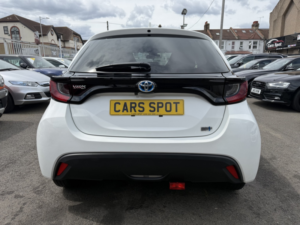 2022 Toyota Yaris 1.5 Vvt-H Design E-CVT Euro 6 (s/s) 5dr in White — image 6