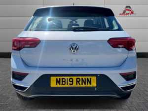 2019 Volkswagen T-Roc 2.0 Tdi Se in Silver — image 2