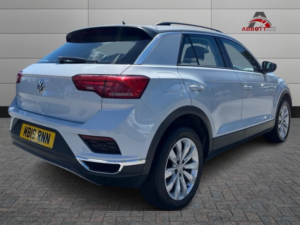 2019 Volkswagen T-Roc 2.0 Tdi Se in Silver — image 4