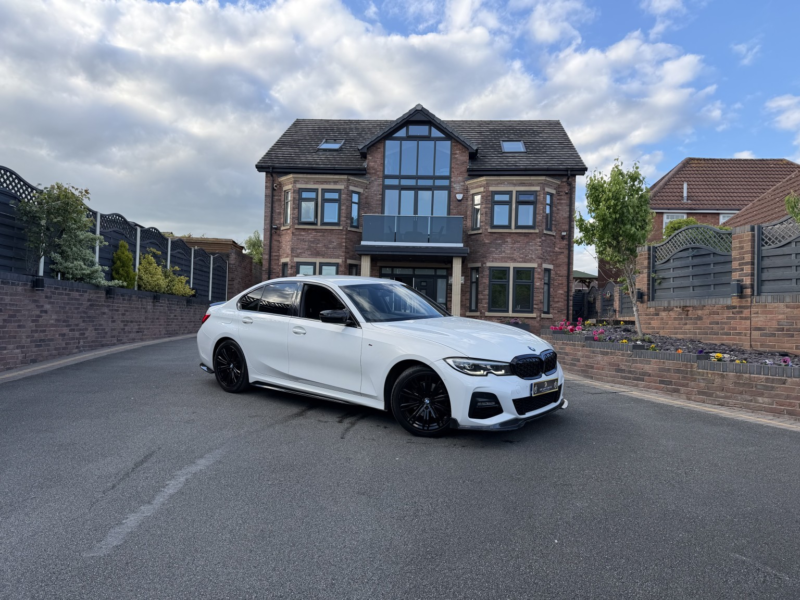 2019 BMW 3 Series 2.0 320i M Sport Saloon in White — image 1