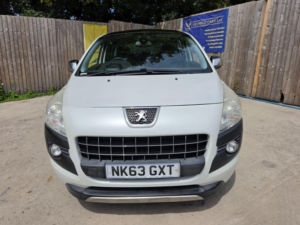 2013 Peugeot 3008 1.6 E-Hdi Allure Egc Euro 5 (s/s) 5dr in White — image 2