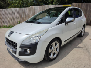 2013 Peugeot 3008 1.6 E-Hdi Allure Egc Euro 5 (s/s) 5dr in White — image 3