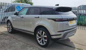 2019 Land Rover Range Rover Evoque 2.0 D180 Hse Auto 4WD Euro 6 (s/s) 5dr in Silver — image 4