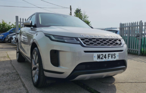 2019 Land Rover Range Rover Evoque 2.0 D180 Hse Auto 4WD Euro 6 (s/s) 5dr in Silver — image 6
