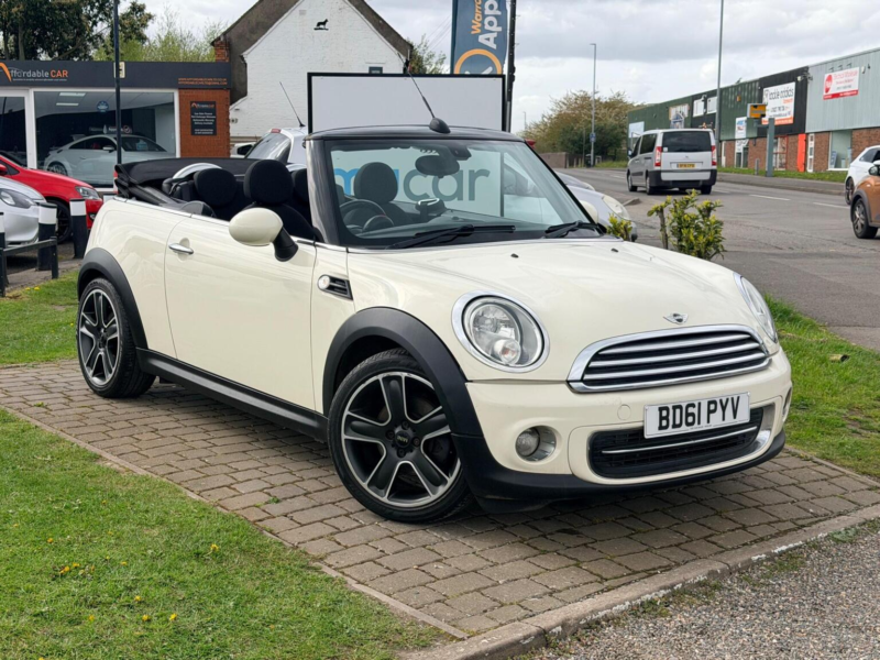 2011 MINI Convertible 1.6 Cooper Euro 5 (s/s) 2dr in White — image 1