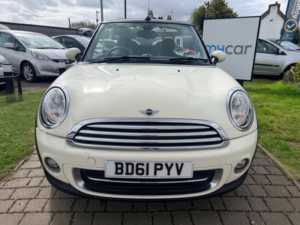 2011 MINI Convertible 1.6 Cooper Euro 5 (s/s) 2dr in White — image 4