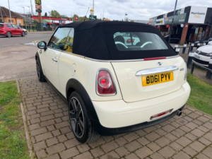 2011 MINI Convertible 1.6 Cooper Euro 5 (s/s) 2dr in White — image 6