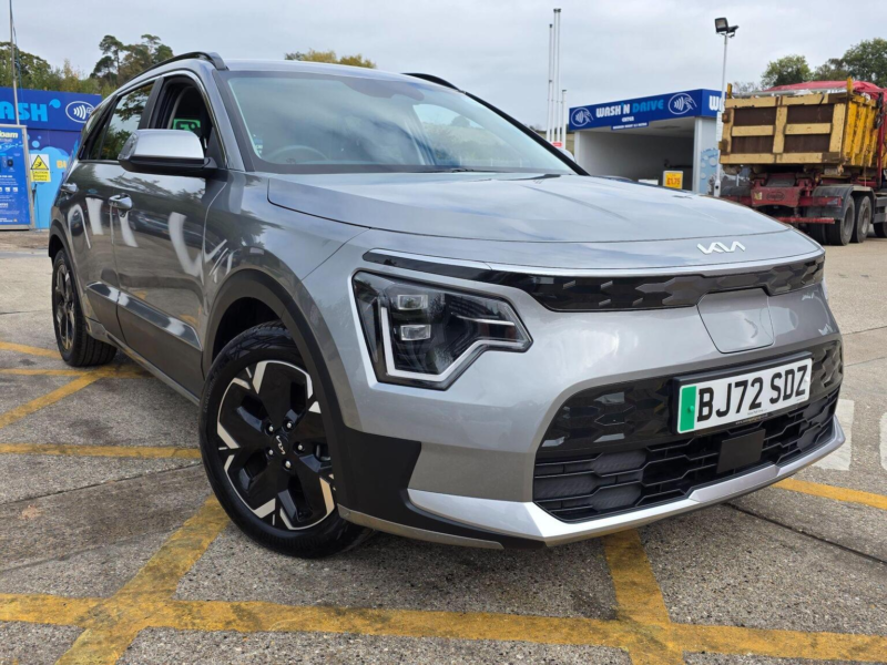2022 Kia Niro 64.8kwh 2 Auto 5dr in Grey — image 1