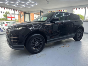 2020 Land Rover Range Rover Evoque 2.0 D150 R-Dynamic Fwd Euro 6 (s/s) 5dr in Black — image 3