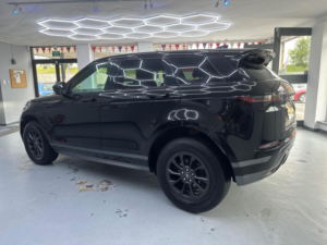 2020 Land Rover Range Rover Evoque 2.0 D150 R-Dynamic Fwd Euro 6 (s/s) 5dr in Black — image 5
