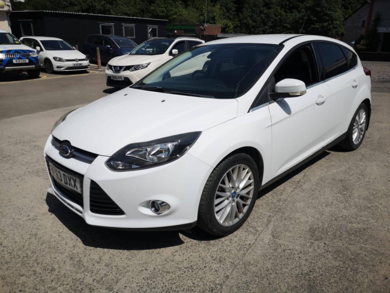 2013 Ford Focus 1.0 T Ecoboost Zetec in White — image 1