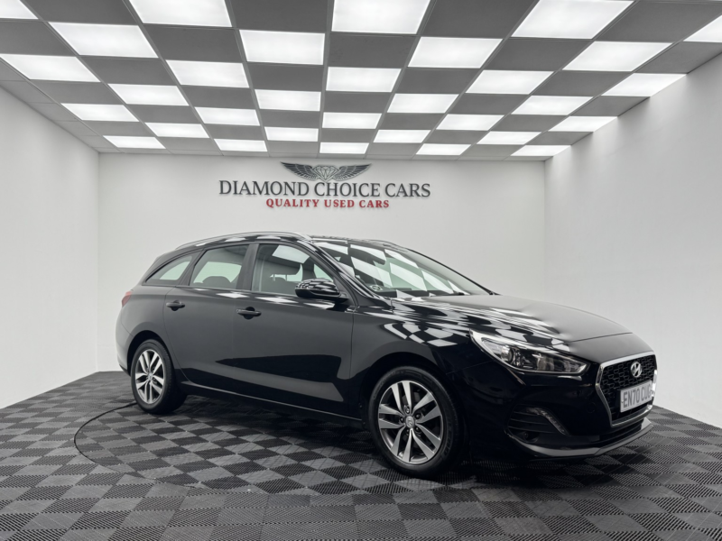 2021 Hyundai I30 1.0 I30 Tr Se Nav 1.0 My20.5 in Black — image 1