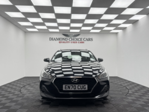 2021 Hyundai I30 1.0 I30 Tr Se Nav 1.0 My20.5 in Black — image 2