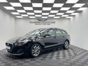2021 Hyundai I30 1.0 I30 Tr Se Nav 1.0 My20.5 in Black — image 3