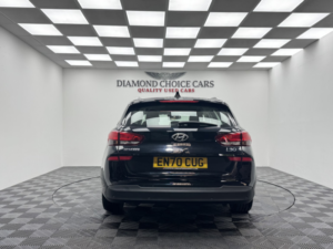 2021 Hyundai I30 1.0 I30 Tr Se Nav 1.0 My20.5 in Black — image 5