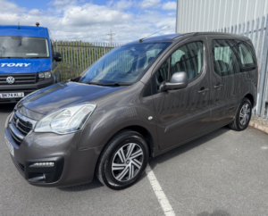 2015 Peugeot Partner Tepee 1.6 Active Horizon Wheel Chair Access Vehicle in Grey — image 2